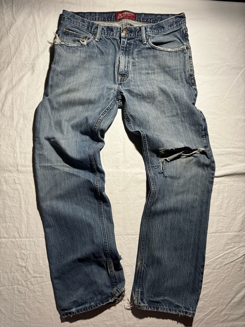 AriZona Jean’s Distressed Light Blue Jeans Men’s Size 34x32